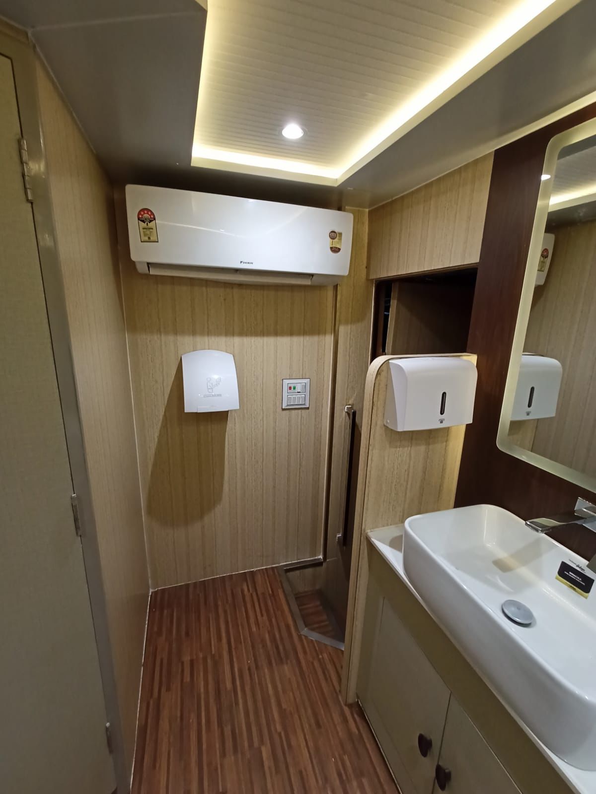 whatsapp image 2025 10 04 at 2.01.40 pm (2)