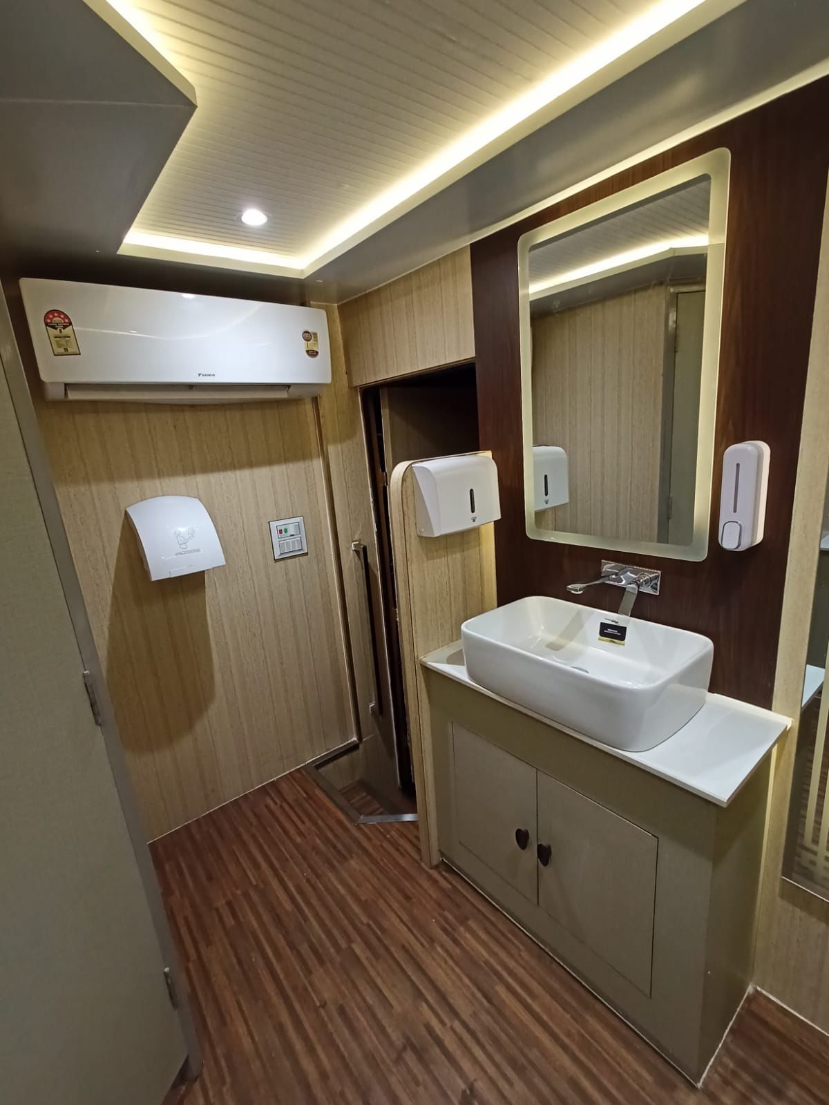 whatsapp image 2025 10 04 at 2.01.41 pm